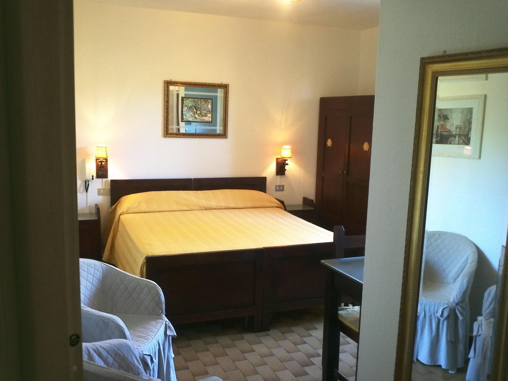 Hotel Abbaruja Όλμπια Εξωτερικό φωτογραφία