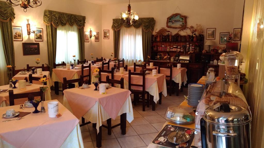 Hotel Abbaruja Όλμπια Εξωτερικό φωτογραφία