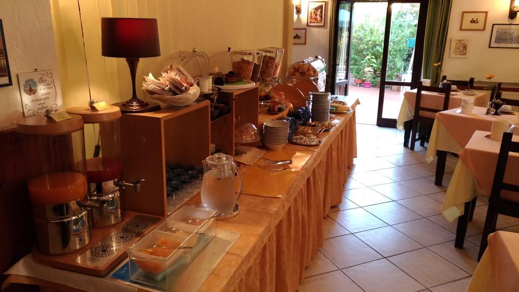 Hotel Abbaruja Όλμπια Εξωτερικό φωτογραφία